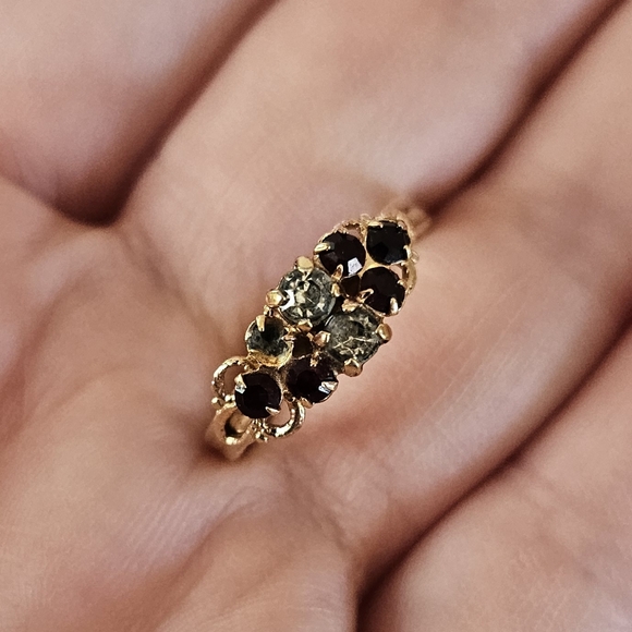 Vintage Sarah Coventry Gold Tone Clear Red Rhinestone Cluster Adjustable Ring - Picture 5 of 7